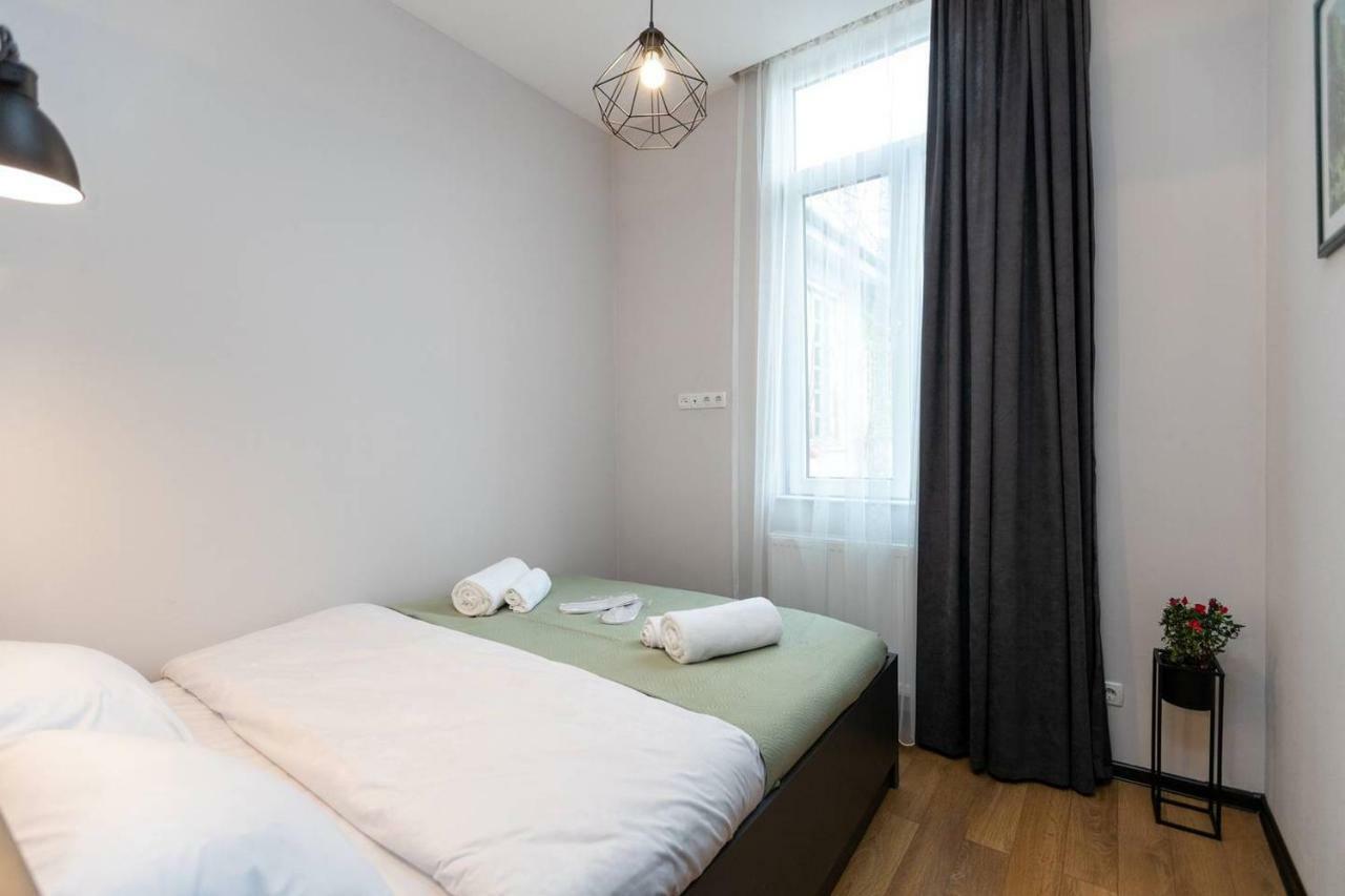 Wehost Cozy Nest Apartment Tbilisi ภายนอก รูปภาพ