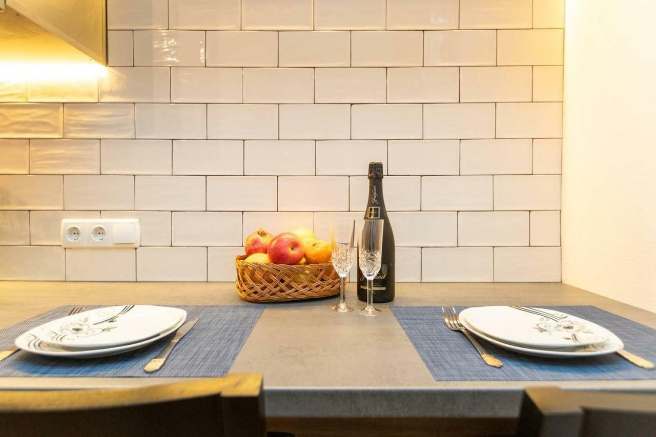 Wehost Cozy Nest Apartment Tbilisi ภายนอก รูปภาพ