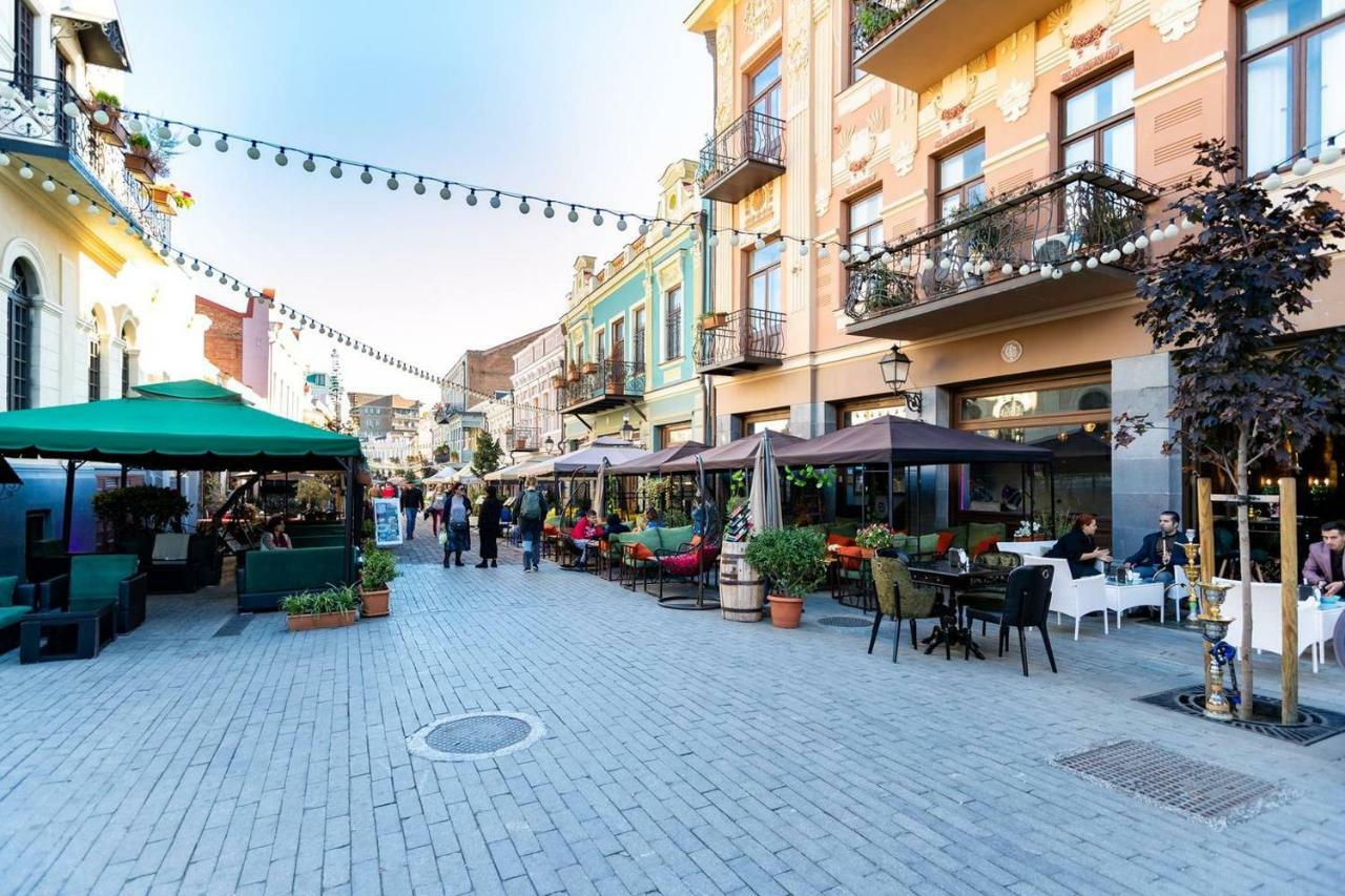 Wehost Cozy Nest Apartment Tbilisi ภายนอก รูปภาพ