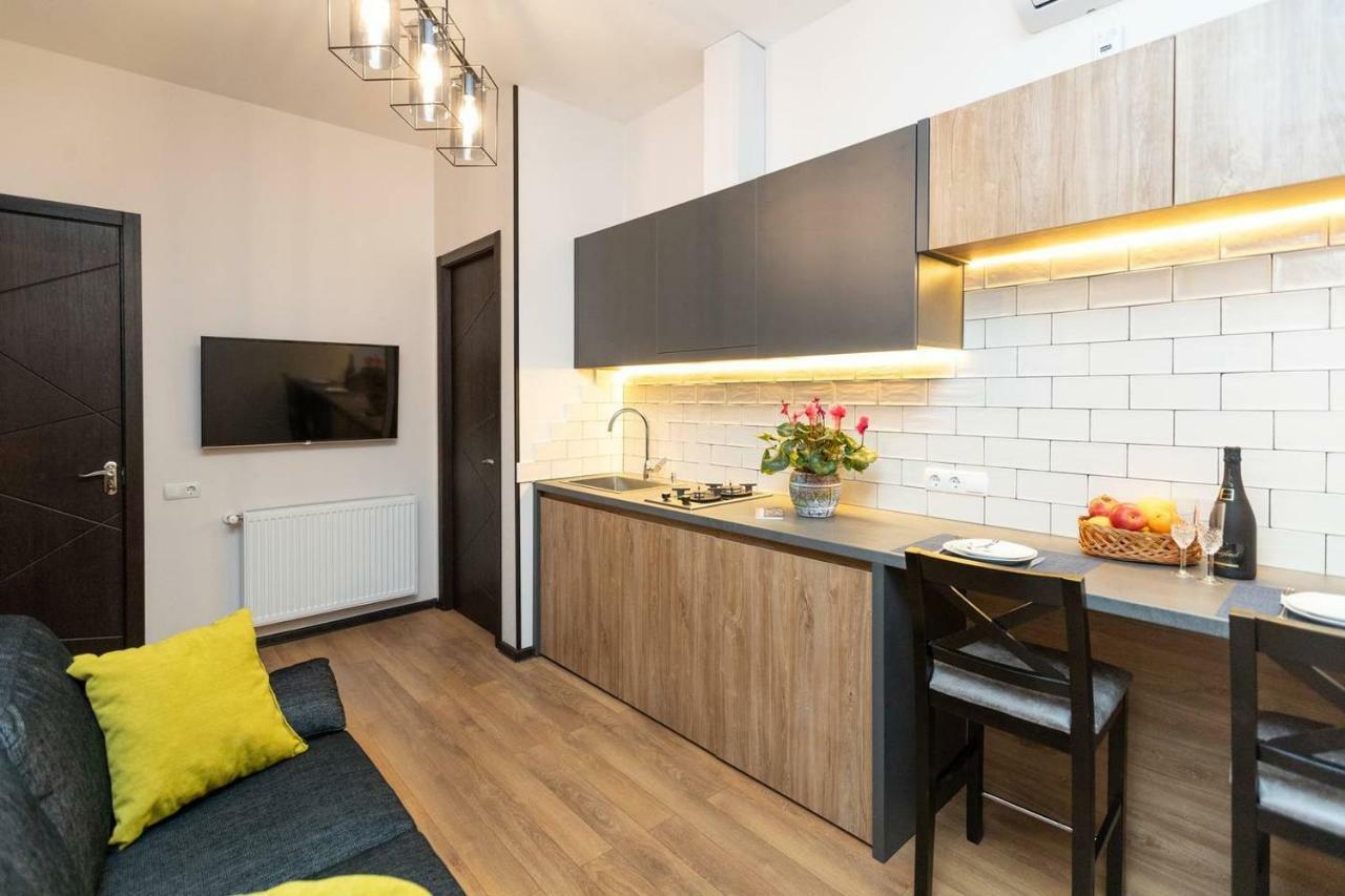 Wehost Cozy Nest Apartment Tbilisi ภายนอก รูปภาพ